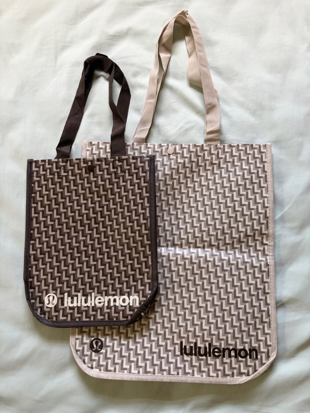 lululemon Black and Gray Geometric Tote Set Large and Small Pair Holidays 2025